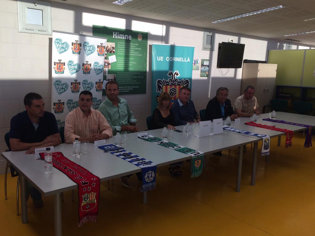 FutbolCatalunya's tweet photo. La presentació de la primera @CopaBaixLlob, en marxa #futbolcat http://t.co/6jOPSERK1s