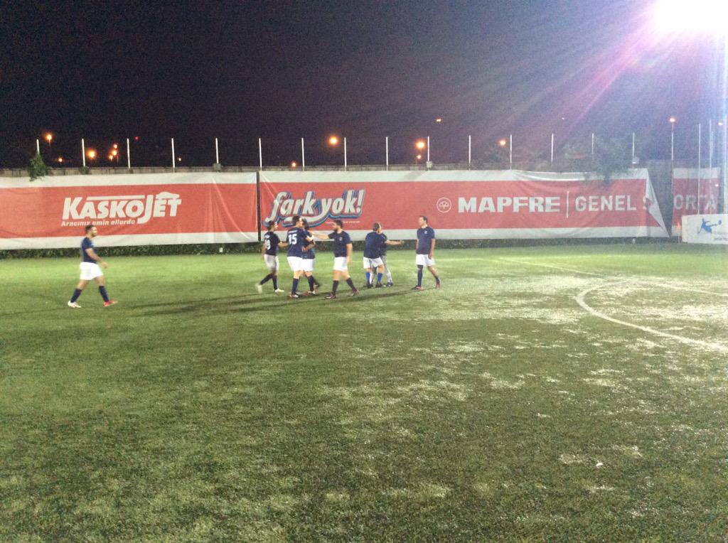 Seri penaltı atışlarını 7-6 kazanan <a href="/AtletikBirboga/">AtletikBirboğa</a> Pupa Efendi Lig Kupası'nda yarı finale yükseldi.