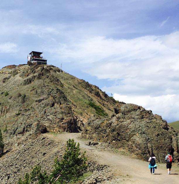 tove's tweet photo. The highest point in Yellowstone is a worthy... @ Mt. Washburn -- Yellowstone National Park http://t.co/2hirn2Lc0Z http://t.co/wU7VakbOrZ
