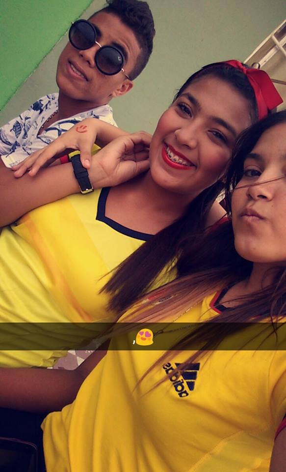 maryro_07's tweet photo. Los amo mios mios. @zarco_carolina @SilvaJeank http://t.co/UsS1SzDpUZ