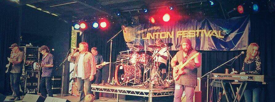 WorleysStrings's tweet photo. @LintonFest many thanks to all involved it was a blast! The Robbie Blunt Band 😊 http://t.co/kIiG0dbEqS