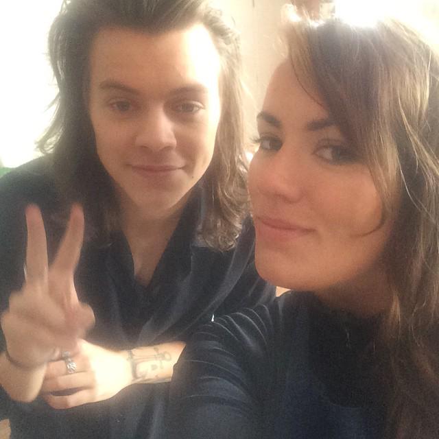1DWorldTeamNL_'s tweet photo. Harry in London today http://t.co/rLyIEcW9Q5