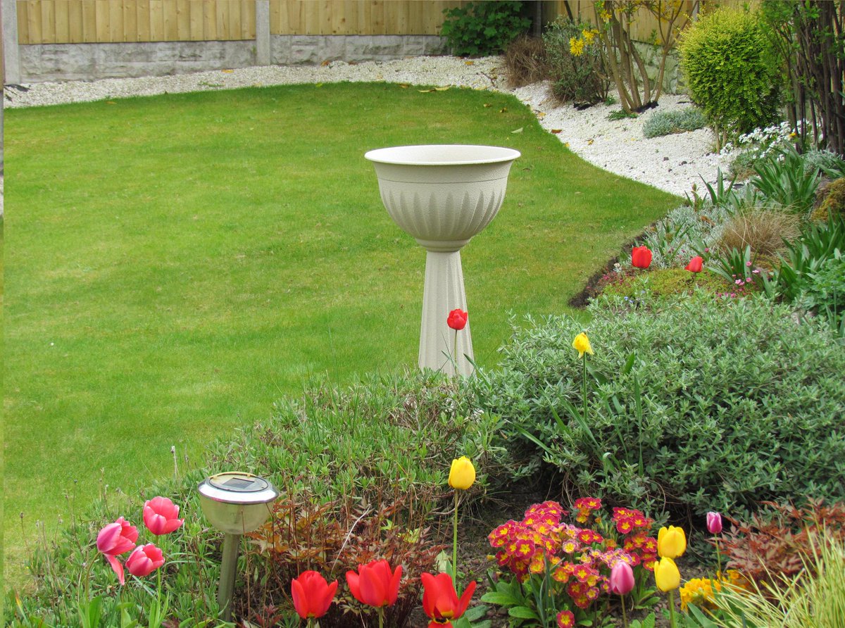CDMstone's tweet image. Fantastic Timeless Grande Planter coated in Portland Stone. 

#LoveGardening #Planters