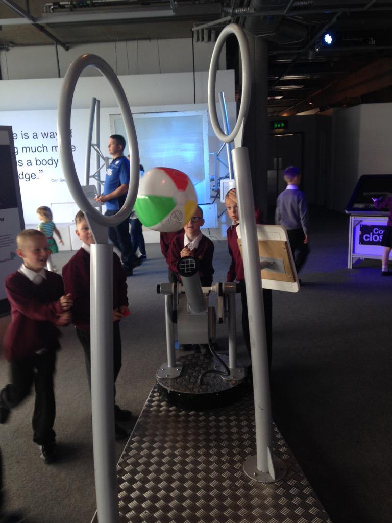 SacredHeartPrim's tweet photo. More science fun. ππ¬ #primarythree #adventures http://t.co/vuasyCfHQo