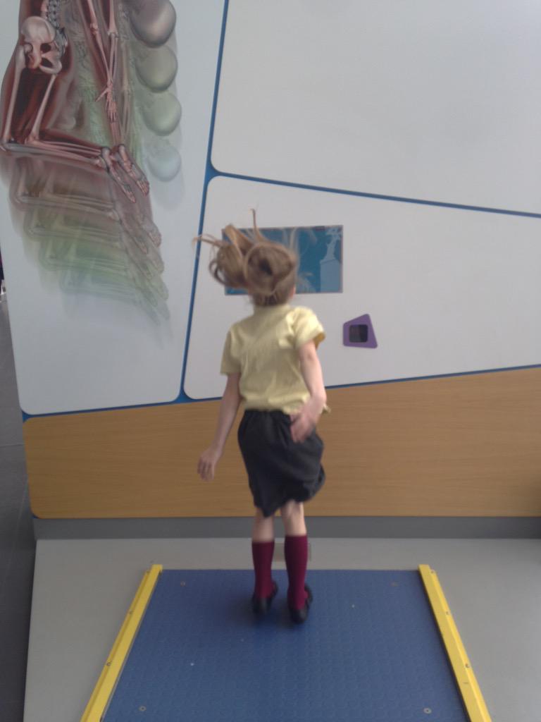 SacredHeartPrim's tweet photo. More science fun. ππ¬ #primarythree #adventures http://t.co/vuasyCfHQo
