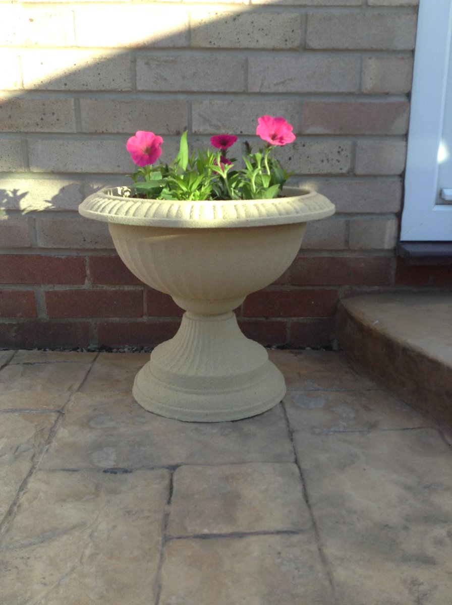 CDMstone's tweet image. Beautiful Grecian Urn Planter coated in Bath Stone!

Full Range: ebay.co.uk/sch/cdm_stone/…