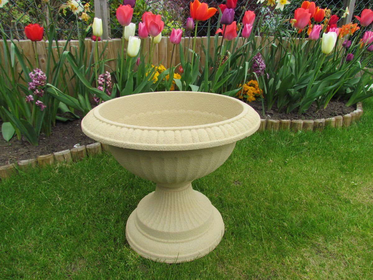 CDMstone's tweet image. Beautiful Grecian Urn Planter coated in Bath Stone!

Full Range: ebay.co.uk/sch/cdm_stone/…