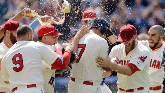 SPORTalkIndians's tweet image. Who will win tonight?

RETWEET for The #Indians 
FAV for The #Tigers