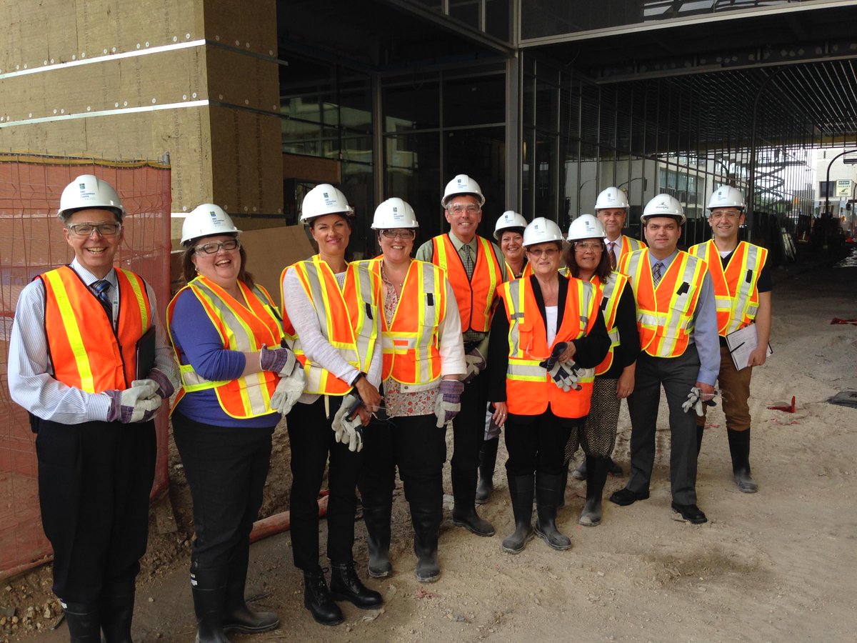 Ready for our construction zone with an enthusiastic Monday
#hardhattour <a href="/FCM_online/">Federation of Canadian Municipalities</a> <a href="/TourismWPG/">Tourism Winnipeg</a> <a href="/cityofwinnipeg/">City of Winnipeg</a>