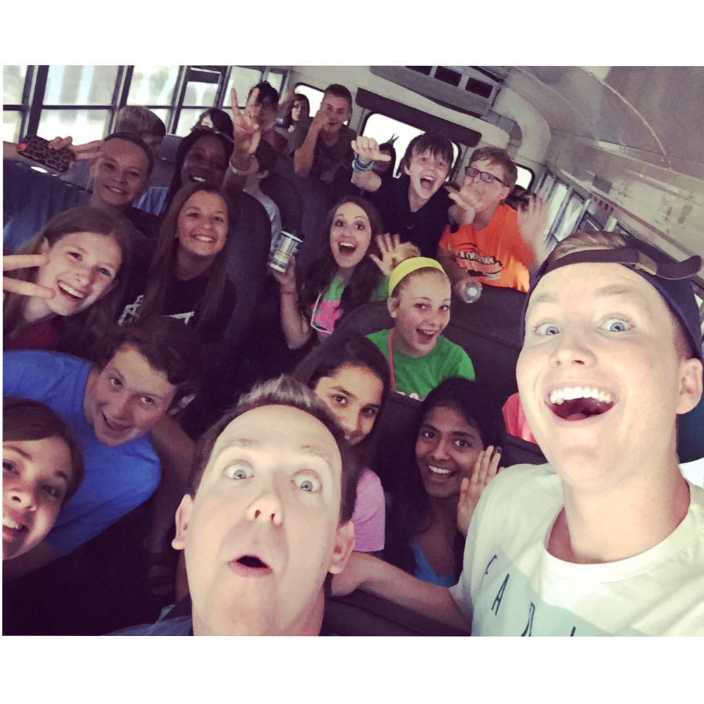 FDStudents's tweet photo. Serve '15 got off to a great start!! We'll see you tomorrow at 8:45am in the student center! #fdkru #JHserve15 http://t.co/4Tkjf8r37E