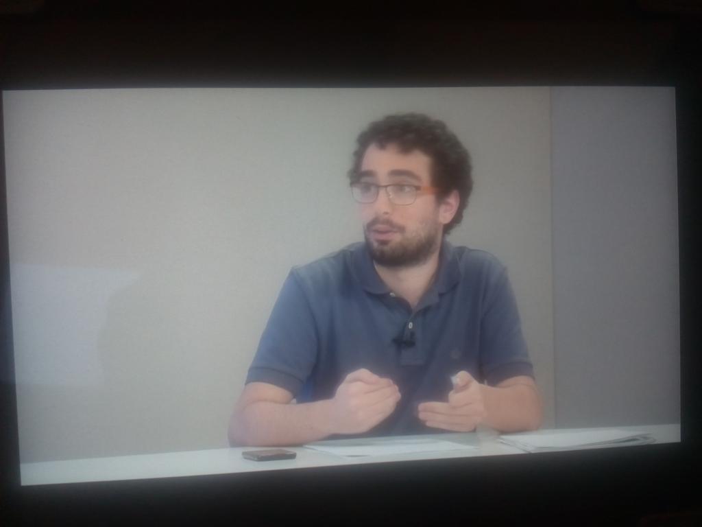 dario_dominguez's tweet image. Gozando do debut do gran @alfredbridges no #Afiando de @irmandadetv. Primeira intervención: "extend and pretend"