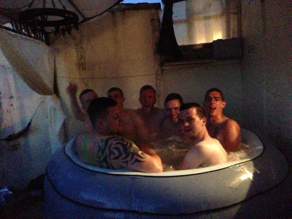 jake_murch23's tweet photo. @SpenOfficial @ClaytonSmith32 what a shit comeback I'm done😂go chill with your best mate Cal You're in here somewhere http://t.co/7Vkw0MsBgC