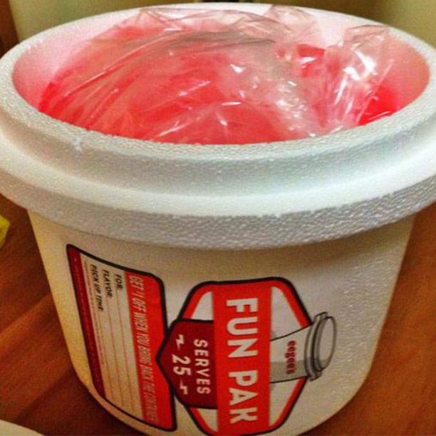 eegees's tweet image. When a Bigee can't cool you off get yourself a fun or party pak, available in-store! #eegees #funpak #Summer