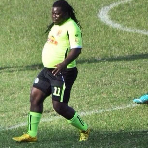 Kwasi_Trigga's tweet photo. When you are playing soccer with your friends and you decide to swallow da ball http://t.co/rgUAr4Kqnb