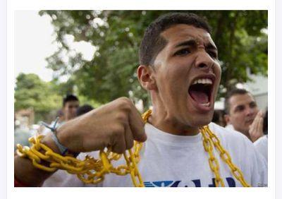 tiafatimasaleh's tweet photo. Hay fecha para ELECCIONES pero no hay LIBERTAD para @ORDeivis q tiene #292Dias preso en el Helicoide #NoEsJusto http://t.co/IxYWKc0zpt
