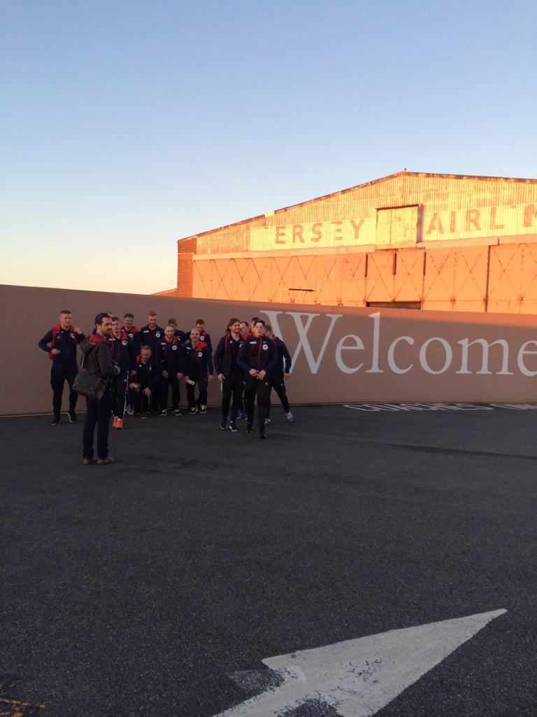 WGMJersey2015's tweet photo. Look who we bumped into @SuzieCFoster #Jersey2015 http://t.co/WmXdNmH6l3