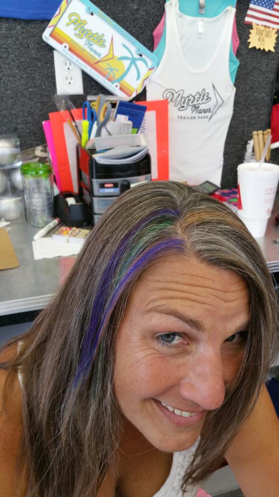 MMJeana's tweet photo. Never know WHAT'S  gonna happen @
MM Marrria colored  my hair WITH SHARPIES
#myrtlemanor@BullardRoy @myrtlemanorbeck http://t.co/dS1mK6kuW8