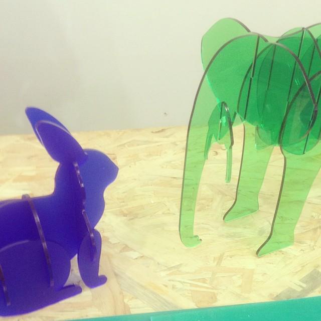 draftateliers's tweet photo. Fiona et ses animaux en plexi découpé au laser ont fait de l'effet à l'apéro @etsyparis ce soir ! #draftateliers #e… http://t.co/XfTXwH84Ya