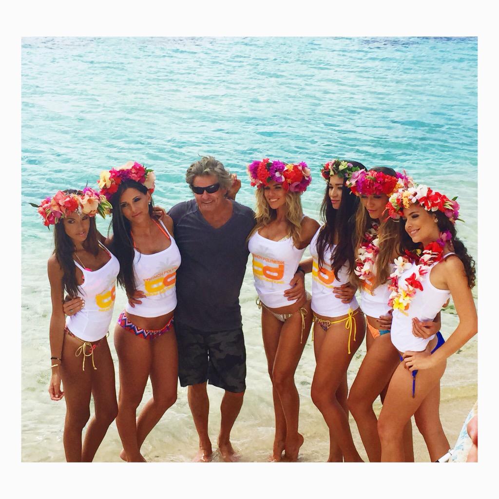 KalaniSalmon's tweet photo. Bikinidestination @VLawrens Hinarii Adeline Christina Tia and I. With Casey 😃 Moorea first day of shoot #shooting http://t.co/1LGvhu8rJO