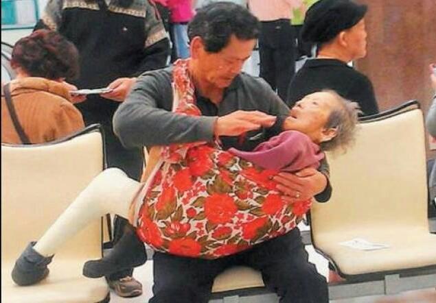 AliMisbah10's tweet photo. @alkisahT7  Semoga saya bisa seperti Ding Zgu Ji yang melakukan apapun demi kesembuhan Ibu #TitahPangeran #AlkisahT7 http://t.co/Vm8xnYjygT