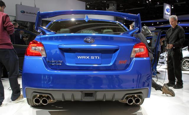 ArousingCars's tweet photo. RT for an STi Fav for an Evo http://t.co/rAtOGyEVYY