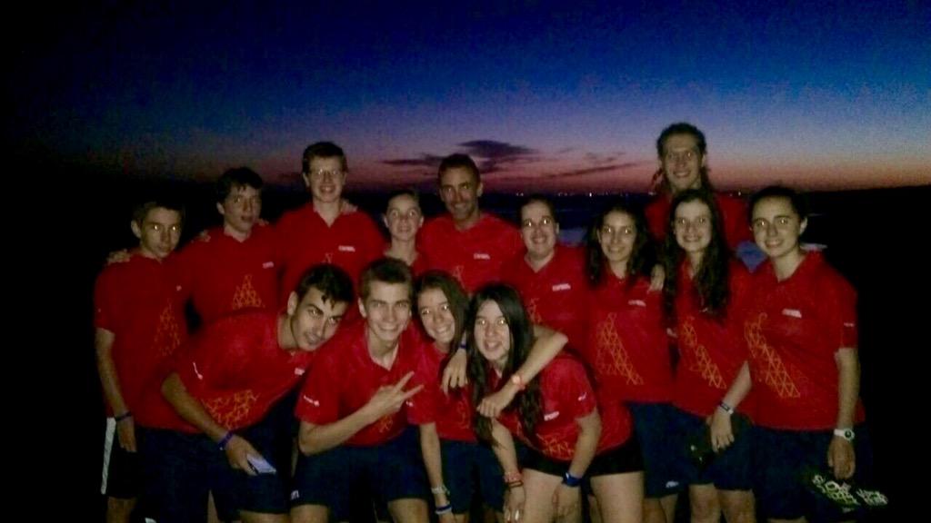 Bad_Aragon's tweet photo. Tras una intensa primera jornada, toca paseo #CasebaBádminton15 http://t.co/i9N2aVeOsY