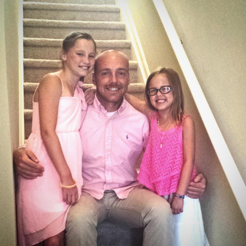 jpeezykaymac's tweet image. These 2 angels #jpeezy #kaymac #myloves #myworld #churchflow #realmenwearpink #daddyday