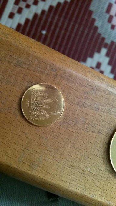 Aparecen las primeras imágenes de las monedas acuñadas por el grupo Estado Islámico CIImyKhWUAAVBvY