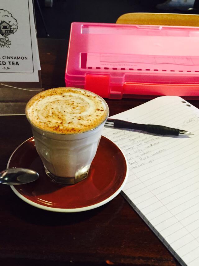 Soy chai latte + writing my ideas for my next posts = great star of the day 😘 #lovewhatyoudo #GoodMorning