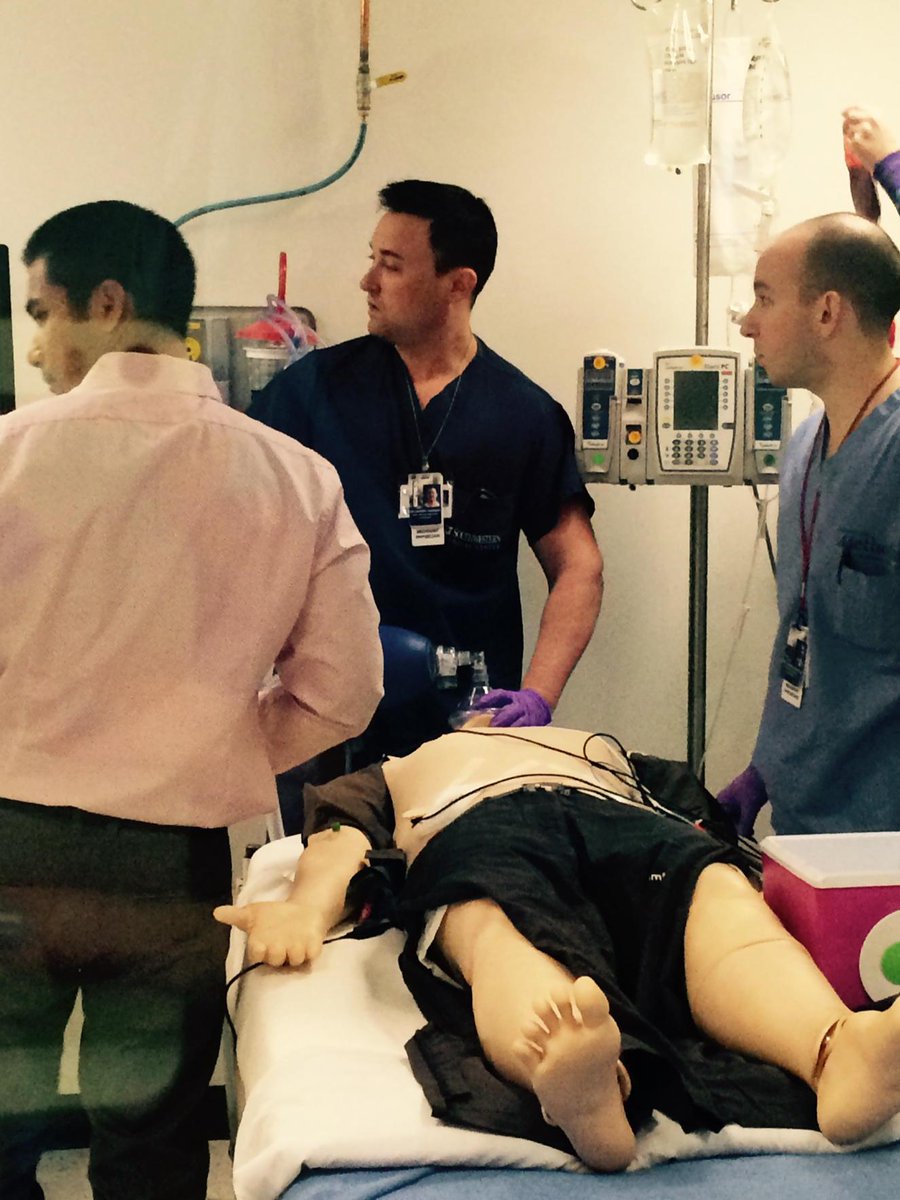 AimeeGthePHD's tweet image. Team training day 1 #UTSWsim #InternBootCamp