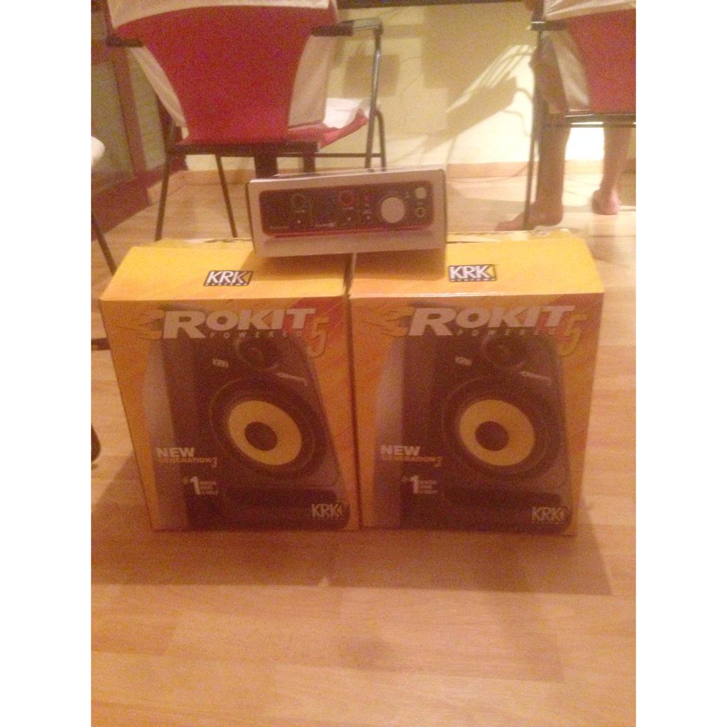 zvmtofficial's tweet photo. New toys! 🙌🔊 http://t.co/smYXSig9r9