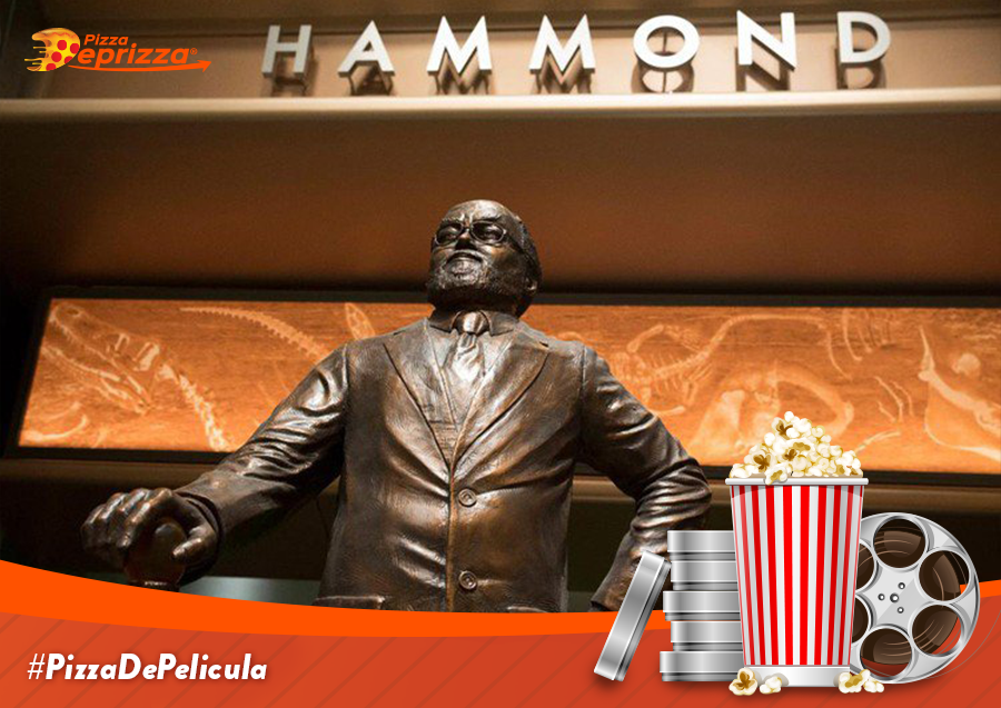 pizza_deprizza's tweet photo. #PizzaDepelicula Se erigió una estatua  del Dr. Hammond como tributo al actor que interpretó este personaje. http://t.co/ZKUWemnSYT