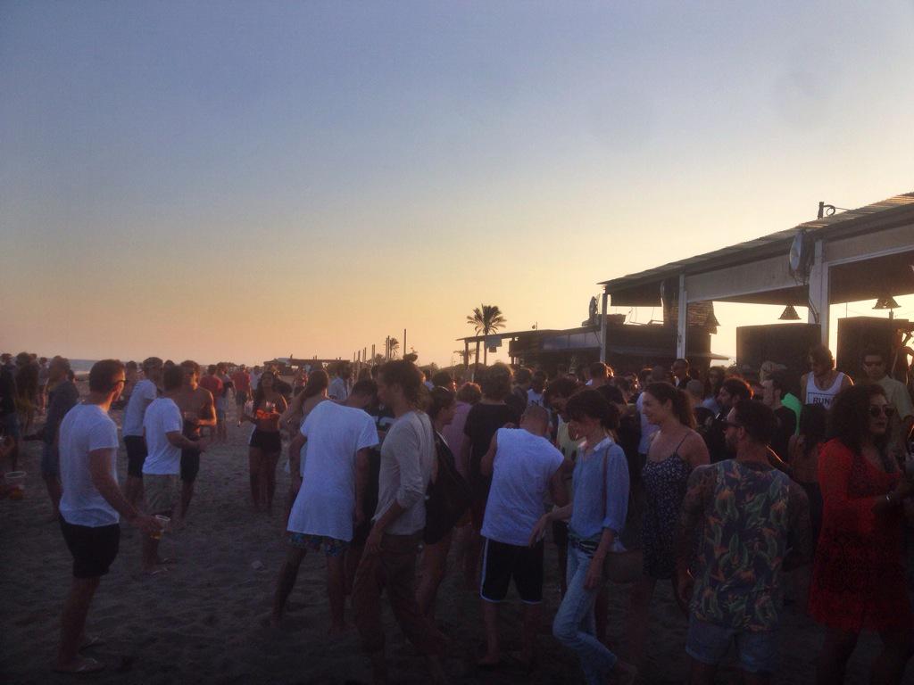 clauprettywild's tweet photo. #sonar2015  #offweek #offsonar #beachparty 😎😎😎yasss http://t.co/J1AROyjG26