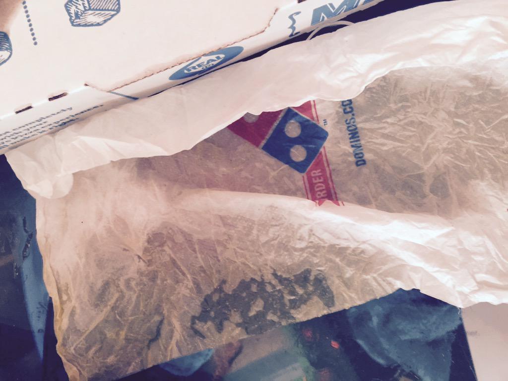 SaySo420's tweet photo. Wasn't expecting this from @dominos #delivery #greasebag #burnt #theyfistedmypizza🍕😫😫😫 #FIFAWWC @drpepper👍🏽 http://t.co/QckhCt7DxU