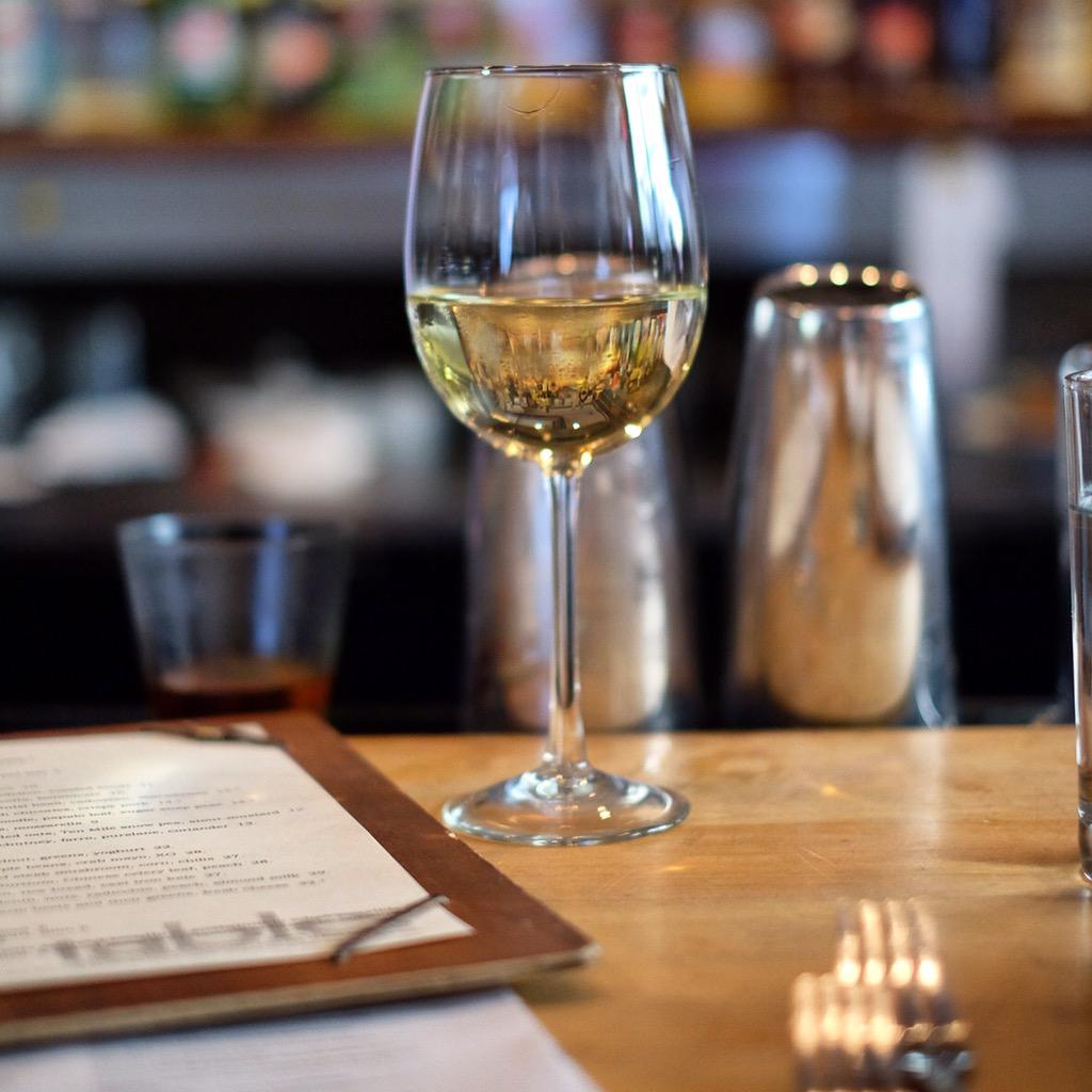 pratesiliving's tweet photo. Wine and small bites @tableasheville. #avleats #wine #roadtrip #wnc #Asheville #NorthCarolina http://t.co/SblpAoOgB8