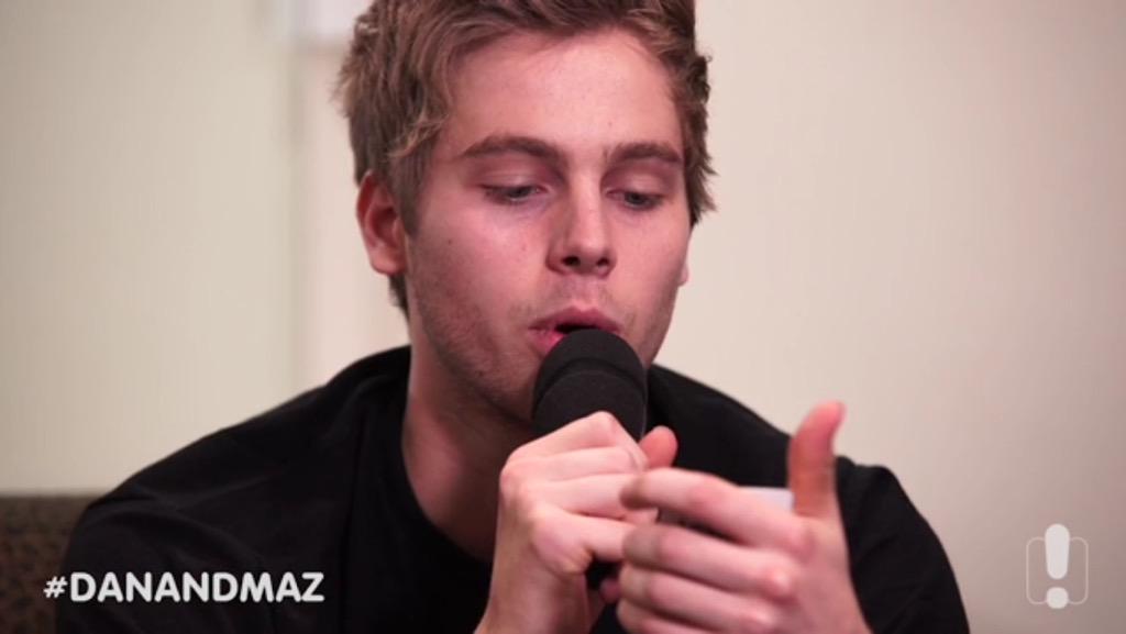 The5sosIndia's tweet image. Luke on #DanAndMaz (June 20)  || @_5SOSFAMUPDATES