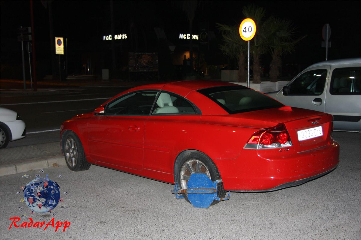 RadarAppPro's tweet image. Me pregunto dónde está el disco de prohibición. Por qué le habrán puesto el cepo.