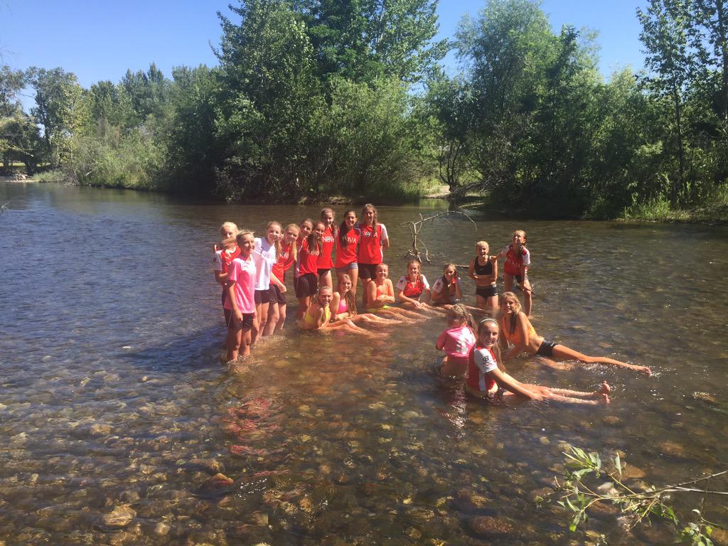 liveloveidaho's tweet photo. This is how we "ice bath" in Idaho. U14 girls game #1 of Farwest Regionals. 3-0 win. #ROADtoOK #fcnova http://t.co/O7KxwHrI8b