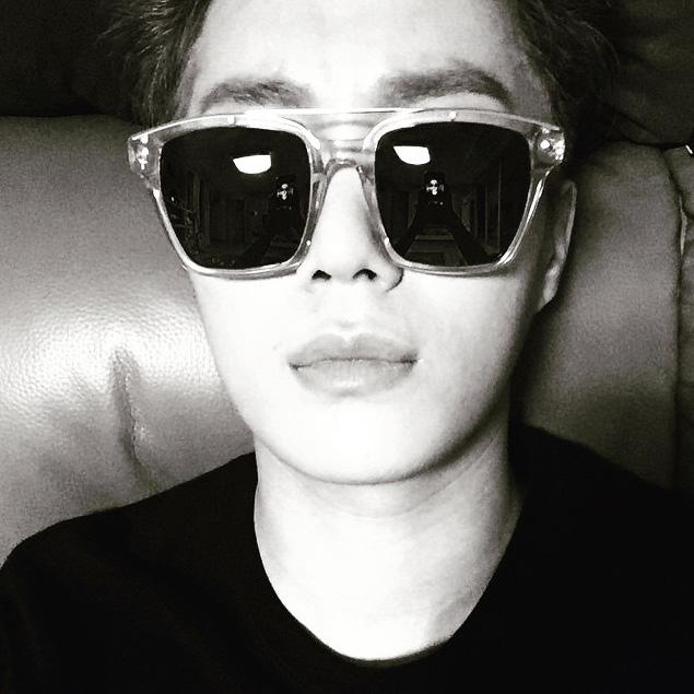 ninehalfeyewear's tweet photo. 나인하프 선글라스 케이팝2(Kpop2) 착용 비스트 윤두준님 The Original Ninehalf
#나인하프 #선글라스 #비스트 #윤두준 #Ninehalf #kpop2 #sunglasses #instagram http://t.co/Q1YF9IOdUK