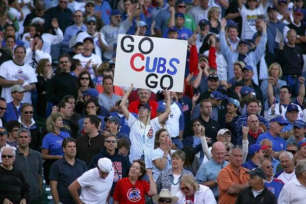 sportsmockery's tweet photo. #Cubs fans were pissed off at #WGN for showing tornado coverage instead of the game tonight....http://t.co/RCjAcv99VT http://t.co/dF5RQuQuxE