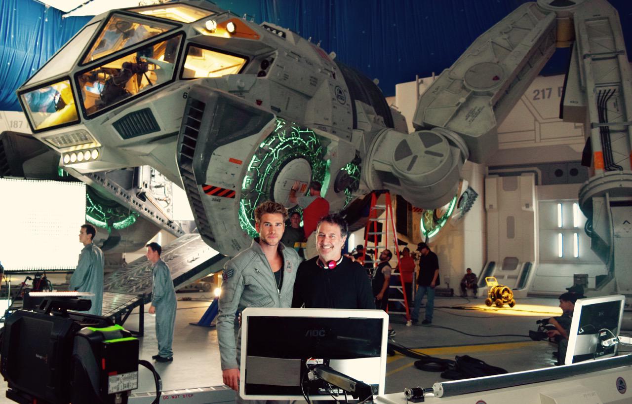 День независимости: возрождение / independence day: resurgence (2016). День независимости: возрождение фильм 2016. Дата выхода дня независимости. День независимости возрождение фильм 2016 пришельцы. Лиам хемсворт день независимости возрождение.