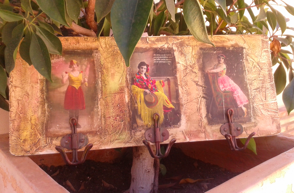 creacionestam's tweet photo. Percha personalizada #creacionestam #decoupage #transfer http://t.co/cA5DPqm4Xf