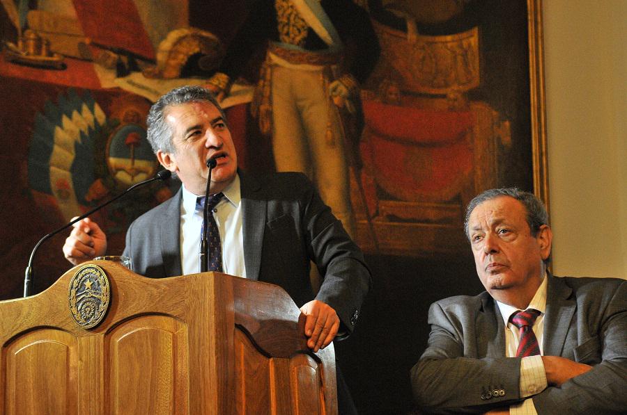 OsvaldoRial's tweet photo. Firmamos acuerdo entre #FogaER y @FOGABA para mas apoyo a #Pymes En #Paraná con @danielscioli y @SergioUrribarri http://t.co/g4C1iWiRB8