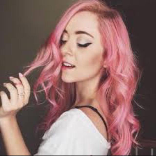 Would you say that I love you to much but not enough?💞💕🎀