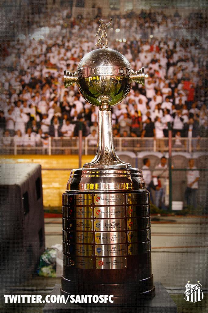 SantosFC's tweet photo. #SoyLocoPorTri4anos ⭐⭐⭐
2⃣2⃣ 0⃣6⃣ 1⃣1⃣ - Obrigado por ter relembrado essa eterna data com o Peixão 🏆 http://t.co/pE8HeqZiJ7