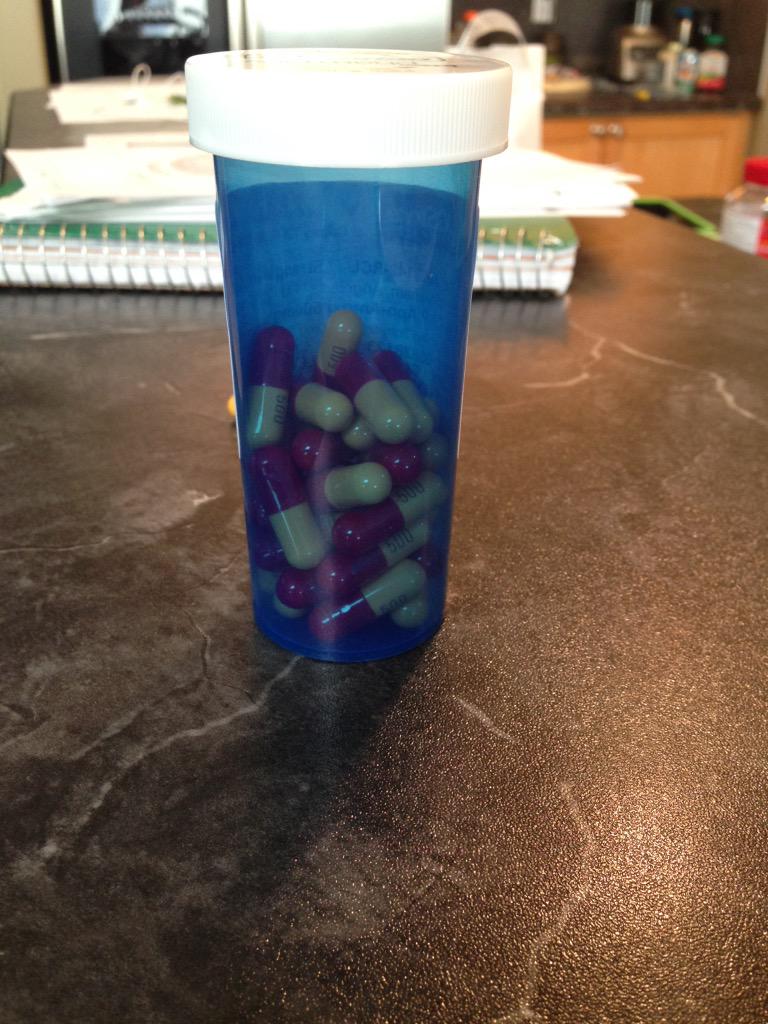 EStrangway's tweet photo. Mom came through with that Adderall for the chem test tmr 🙌🏼 #trust http://t.co/5bPe9pModu