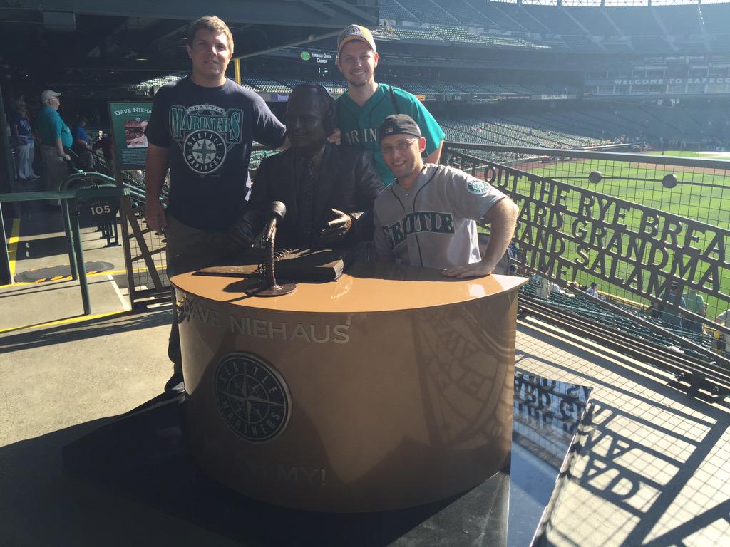 AnthonyGowdy's tweet photo. Go Felix! Trying to recreate the perfect game. @ROOTSPORTS_NW #GoMariners #PerfectGame http://t.co/T8gDpYbYg7