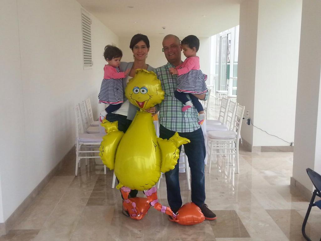 CherrylVM's tweet photo. Feliz con su primer año! http://t.co/DuXrQvlqZ6