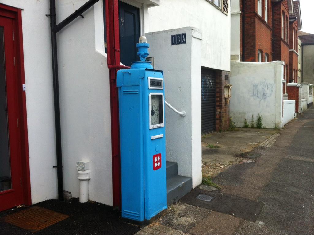 MT <a href="/SussexSimon/">Simon Jenkins</a>: On history tour of #Brighton &amp; #Hove this is one of the earliest petrol pumps1950s in Bath street ”