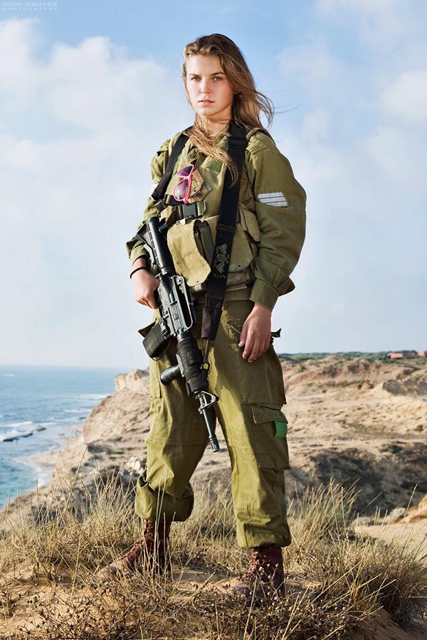 ArtemisArchive's tweet image. Igor Kruter. Madi from the Karakal Girls series, 2009-2010. #contemporary #art #photography